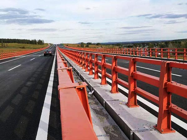 公路防撞护栏